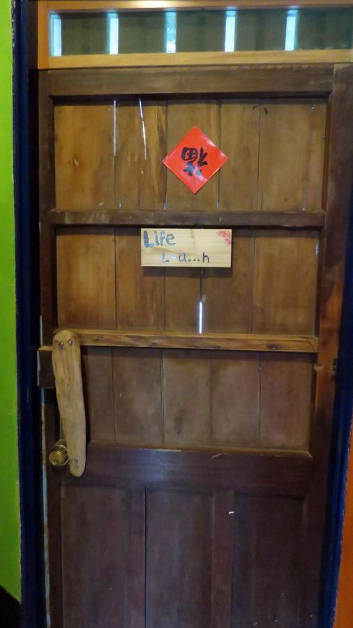 Dulan Groundnut Backpacker Hostel Donghe Exterior photo